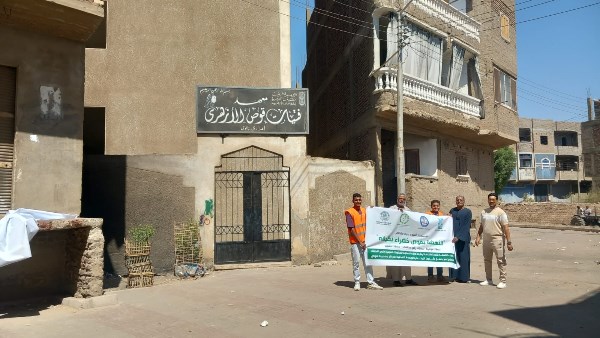 قنا.. رفع 90 طن مخلفات وتوزيع حقائب تسوق ضمن مبادرة “النهضة بقوص خضراء نظيفة”