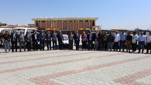جامعة قنا صديقة للبيئة.. 26 مركبة كهربائية تعزز التحول الأخضر