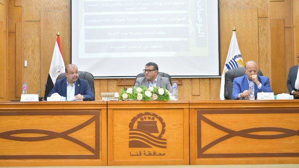 محافظ قنا: قطع المرافق عن المتقاعسين في استكمال إجراءات التصالح