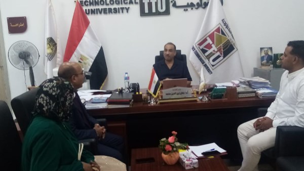 مديرية العمل بالأقصر تستجيب لشكاوى العمال وتبحث تأخر صرف المستحقات