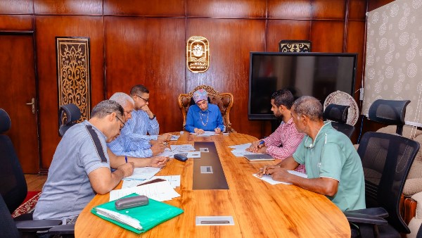 رئيس جامعة الأقصر توجه بتطوير الخدمات المقدمة لأعضاء هيئة التدريس ومعاونيهم