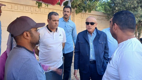 محافظ الأقصر يتفقد أعمال التطوير بشوارع المدينة ويتابع مشروعات المرافق وتحسين ضغوط المياه