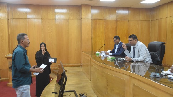 نائب محافظ الأقصر يبحث ٥٥ طلبًا وشكوى خلال لقاء اليوم المفتوح