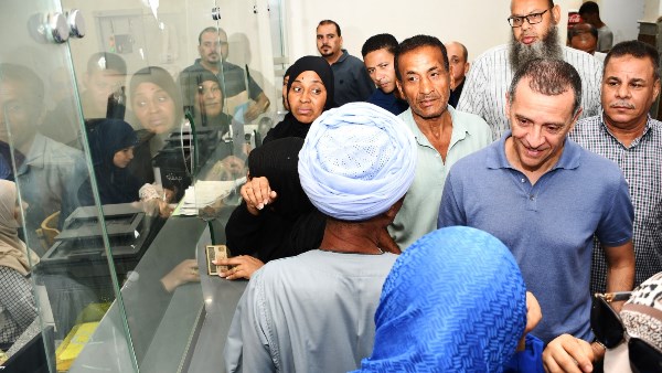 محافظ أسوان : إجراءات عاجلة لتطوير خدمات التأمينات للتيسير على المواطنين