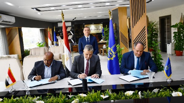 تطوير الحديقة النباتية التاريخية.. محافظ أسوان يشهد توقيع بروتوكول لإعادة التأهيل والتشغيل والإدارة