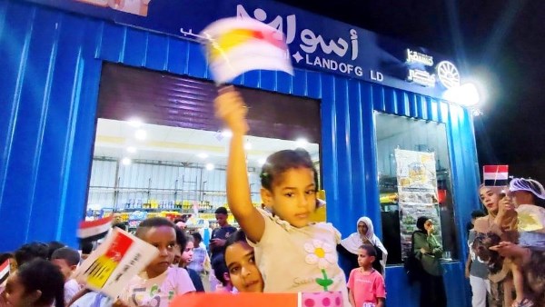 محافظ أسوان يتابع فعاليات مهرجان التسوق الأول لجهاز مستقبل مصر للتنمية المستدامة