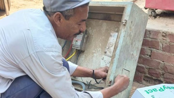 حملات ميدانية لرفع كفاءة الخدمات وتحسين مستوى النظافة والإنارة بكوم أمبو