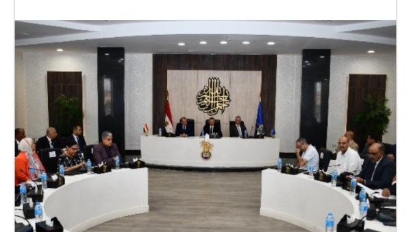 اخبار أسوان| توريد للقمح.. وخفض درجات القبول بالثانويةالعامة.. وورشة عمل لنظم الإدارة المحلية