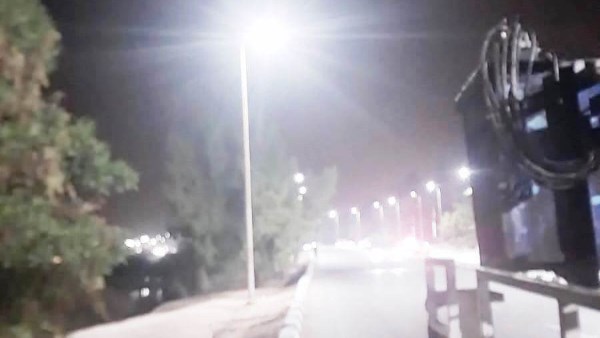 محافظ أسوان يوجه بمراجعة أعمال الإنارة بالشوارع والميادين