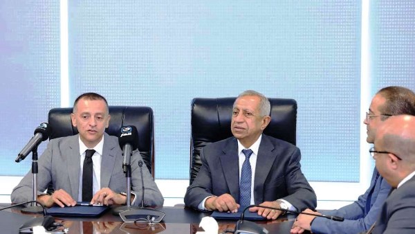 شراكة جديدة.. محافظ أسوان يوقع بروتوكول تعاون مع الأكاديمية العربية للعلوم والتكنولوجيا