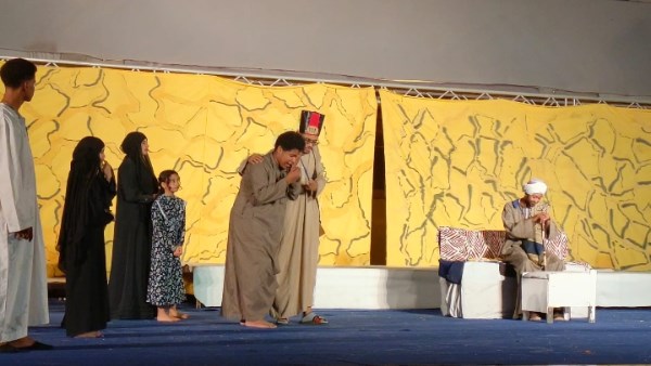 محافظ أسوان يوجه بالتوسع في الأنشطة الثقافية والفنية لصالح أهالي المدينة