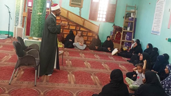 محافظ أسوان يتابع فعاليات الحملة الدعوية من نبع المصطفى صلى الله عليه وسلم