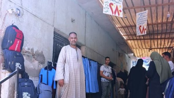 محافظ أسوان يتابع تنظيم معرض “أهلاً مدارس” في إدفو بتخفيضات 30 %