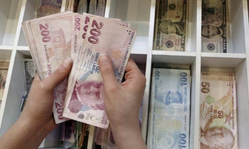 تراجع الدولار يقلص تأثير عوائد السندات الأميركية على عملات الأسواق الناشئة