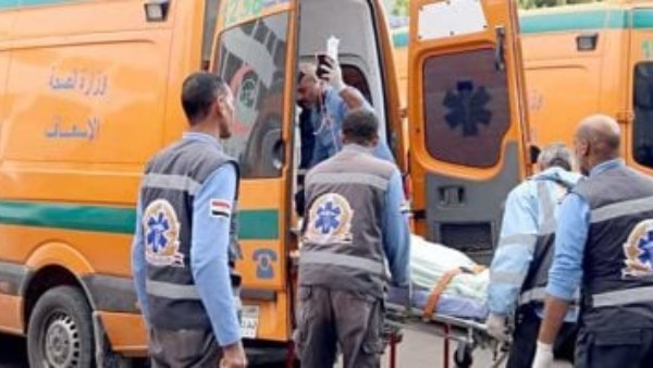 بالأسماء.. مصرع شخص وإصابة 7 آخرين فى حادث انقلاب ميكروباص بطريق قنا سفاجا