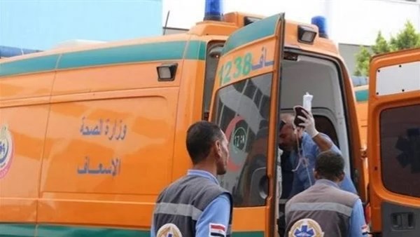بالأسماء.. إصابة 5 أشخاص في تصادم ميكروباص وتاكسي بالوادي الجديد