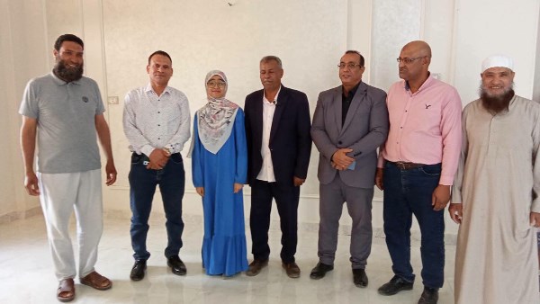 رئيس مركز بلاط بالوادي الجديد يُكرّم أوائل الثانوية العامة