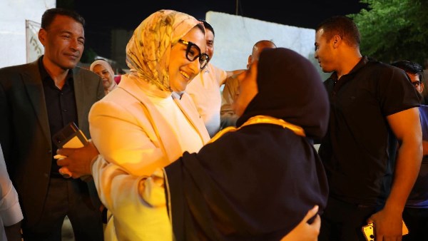 وسط أجواءٍ إيمانية مبهجة.. محافظ الوادي الجديد تودّع الفائزين برحلات العمرة