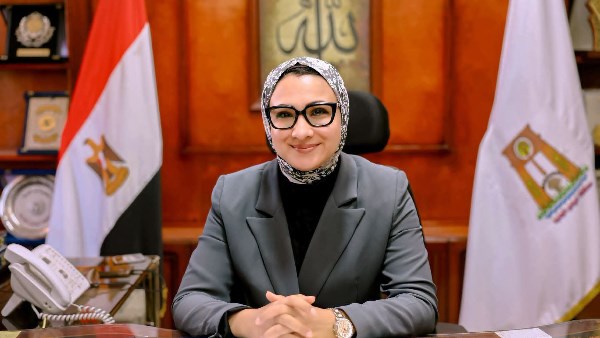 أخبار الوادي الجديد: المحافظ توقّع عقد إنشاء مدرسة تمريض تطبيقية خاصة بالخارج.. وصرف 459 ألف جنيه إعانات للعمالة غير المنتظمة