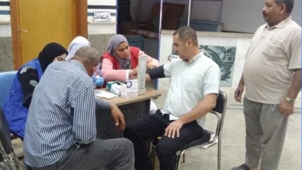 «100 يوم صحة» تقدم آلاف الخدمات الطبية بالوادي الجديد