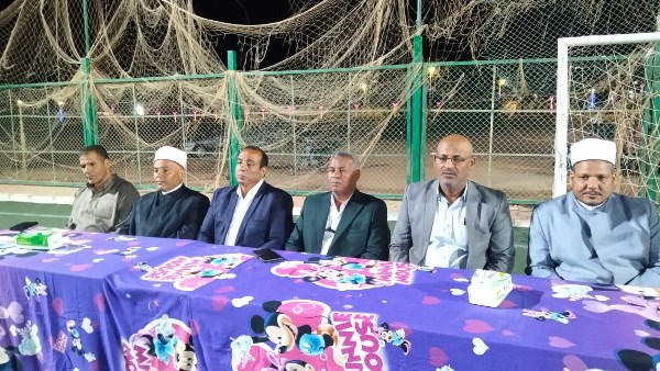 أمسية دينية بمناسبة المولد النبوي الشريف بمركز شباب عين عيش بالوادي الجديد.. صور
