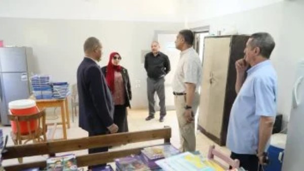 وكيل تعليم الوادي الجديد يتابع جاهزية مدارس الداخلة قبل بدء العام الدراسي