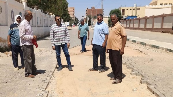 استعدادا للعام الدراسي.. رفع كفاءة الطرق بمحيط مدارس الوادي الجديد