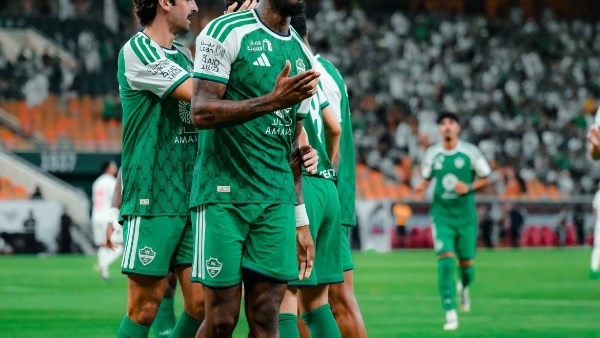 الأهلي يقسو على أبها برباعية نظيفة