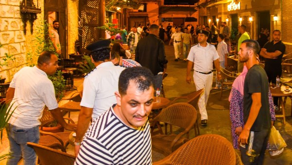 محافظ الإسكندرية : التحفظ على 1246 حالة إشغال وغلق 34 منشأة مخالفة