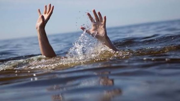 أثناء قضاء إجازته مع أسرته.. غرق شاب في شاطئ بأبو قير بالإسكندرية