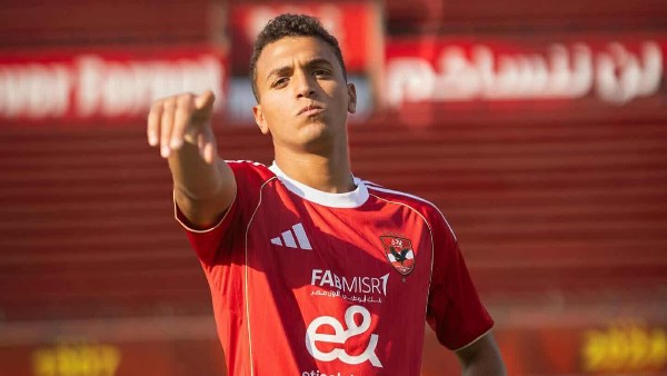 موقف ياسين مرعي من السفر لمعسكر إسبانيا مع الأهلي بعد إصابته بلقاء النجوم