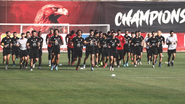 ” غربلة شاملة في الأهلي “.. 12 لاعبًا خارج التتش والباقى فى الطريق.. وعموتة يعيد تشكيل قائمة الموسم الجديد