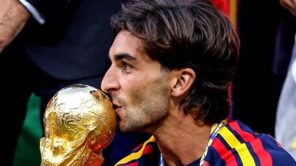 فيران توريس يقترب من باريس سان جيرمان.. وبرشلونة يستعد لفتح باب المفاوضات
