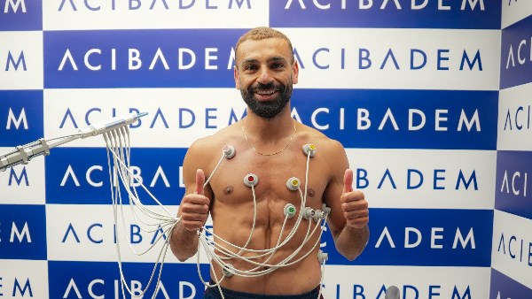 محمد صلاح يجتاز الفحص الطبي في تركيا تمهيدًا لإعلان انتقاله إلى طرابزون سبور