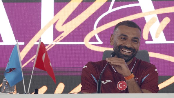 أسلوب لعبنا يختلف قليلًا.. تعليق مُفاجئ من مدرب طرابزون سبور عن محمد صلاح