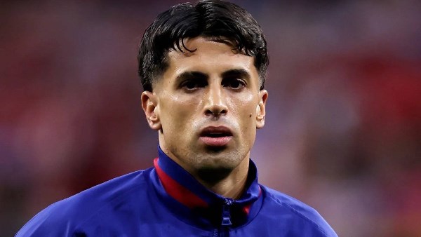 كانسيلو يصل برشلونة تمهيدًا للعودة إلى صفوف البلوجرنا