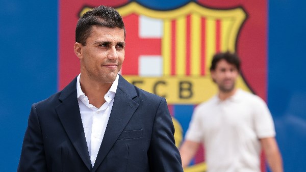 بعد اجتياز الفحوصات.. رودري يوقع لبرشلونة والإعلان الرسمي خلال ساعات
