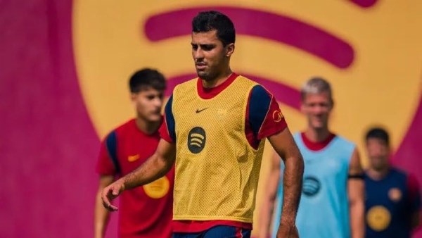 فليك: متشوق لرؤية رودري وبيدري معًا في برشلونة