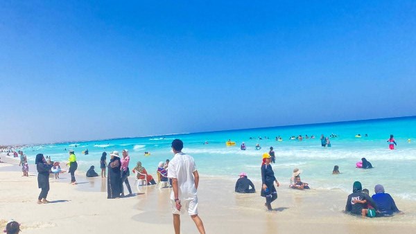 استقرار حالة البحر وفتح جميع الشواطئ بمطروح