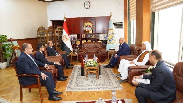محافظ مطروح يستقبل وزير العمل لبحث دعم التدريب والتشغيل