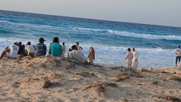 ارتفاع الأمواج.. غلق 3 شواطئ بمرسى مطروح وتحذيرات للمصطافين