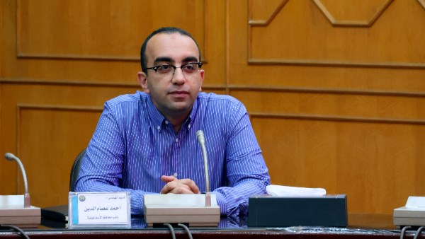 نائب محافظ الإسماعيلية يعقد اجتماعا لمتابعة تداعيات حادث خط الغاز وعودة واستقرار الخدمة