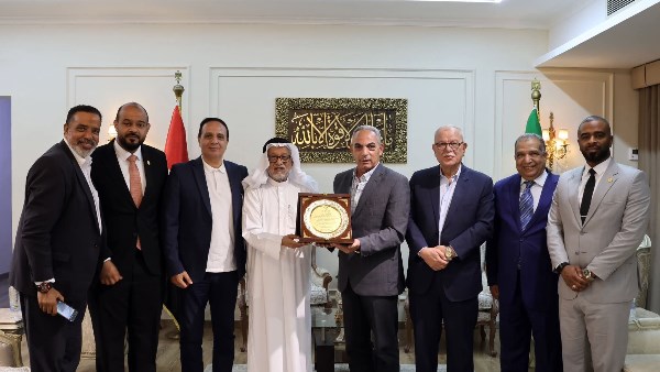 محافظ الإسماعيلية يبحث مع رئيس «خليجيون في حب مصر» جذب الاستثمارات العربية