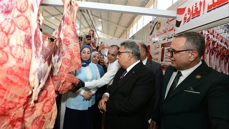 محافظ الدقهلية يفتتح معرض السلع الغذائية بميت غمر (فيديو وصور)
