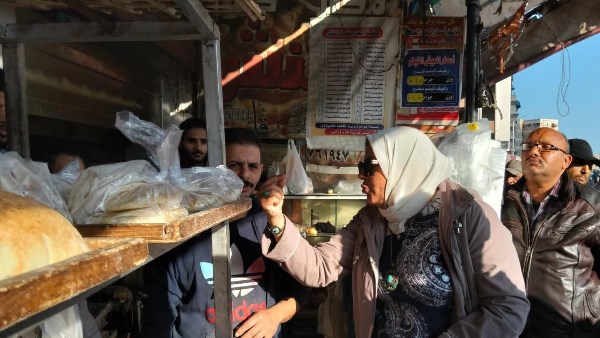 ضبط أصحاب 4 مخابز استولوا على 57 جوال دقيق بلدى مدعم بالغربية