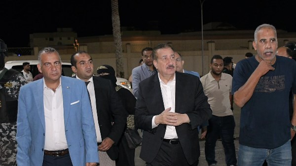 محافظ بورسعيد يتابع الانتهاء من تطوير منظومة الإنارة بمنطقة السيدة خديجة «ب».. صور