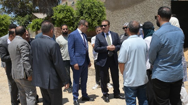 محافظ بورسعيد يتابع إنشاء مجمع العبور التجاري ويوجه بسرعة التنفيذ
