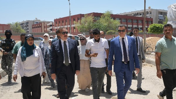 محافظ بورسعيد يتابع تطوير شارع الجامعة لتحقيق السيولة المرورية والارتقاء بالمظهر الحضاري