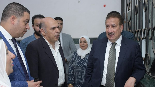 محافظ بورسعيد يشدد على سرعة تقديم الخدمات للمواطنين بالتأمينات الاجتماعية
