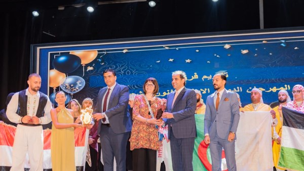 ختام المهرجان الدولي الأول للدراما الحركية.. رئيس جامعة بورسعيد: «نفخر بأبنائنا المتفوقين علميًا» | صور